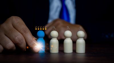 wooden-dolls-tablehrm-human-resource-managementleadership-recruitmentleadership-concept-recruiting-workersconcept-business-hr-leadership-team-leader (1)